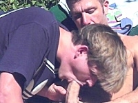echt geile Blondine Tunten Pounding Arsch saugend Schwanz au�en 