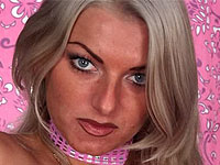 fetish honey model toying her pink pussy